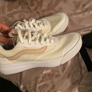 Leila hurst ultra range vans